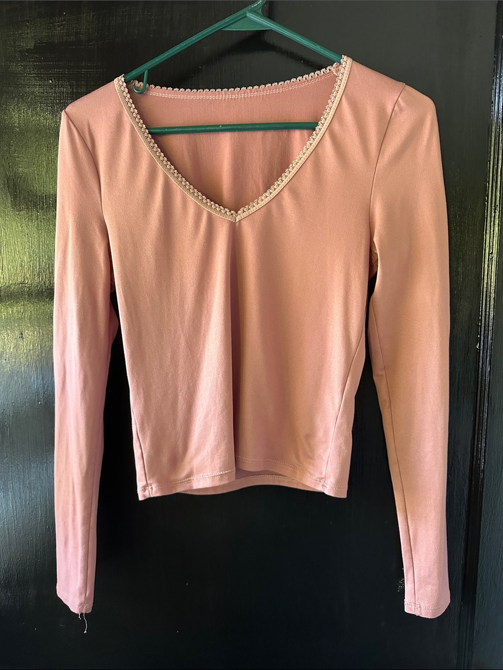 Long-Sleeve V-Neck Women’s Top in Dusty Pink